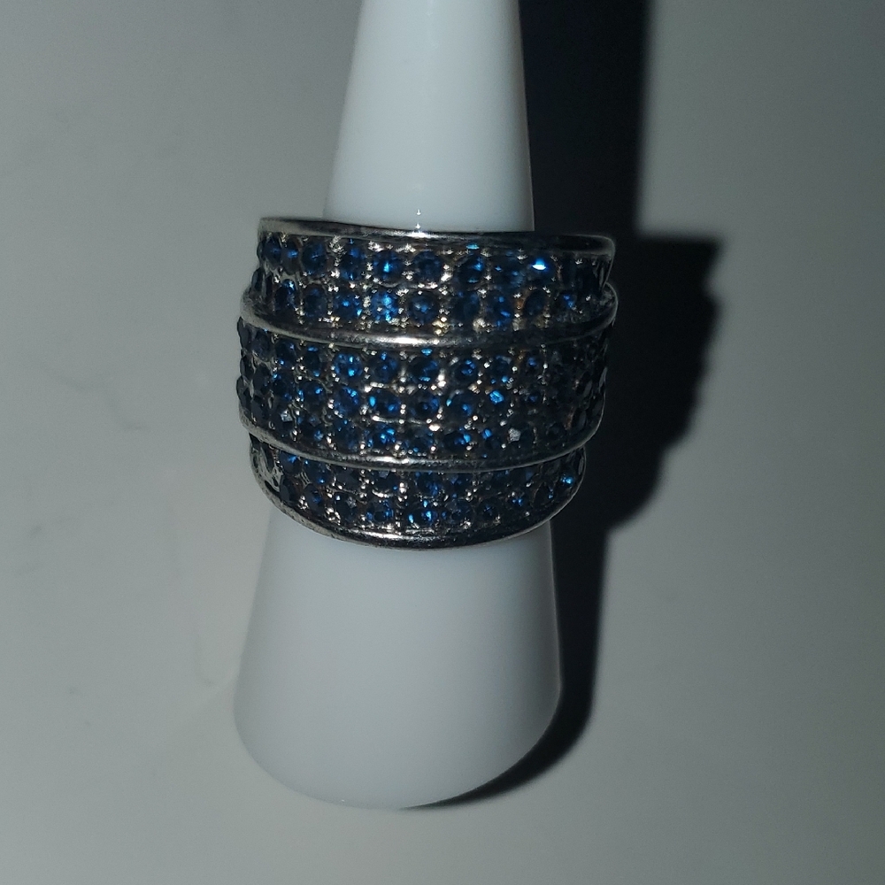 Elegant Silver and Blue Women's Ring